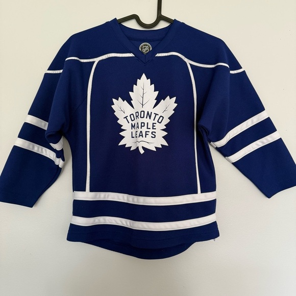 NHL Toronto Maple Leafs MATTHEWS 34 V-Neck Jersey - Picture 1 of 4